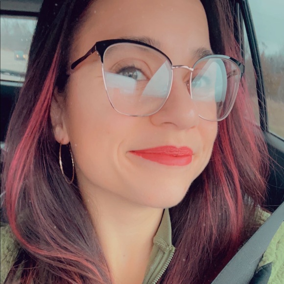 Meet your Posher, Brittany - Picture 2 of 4